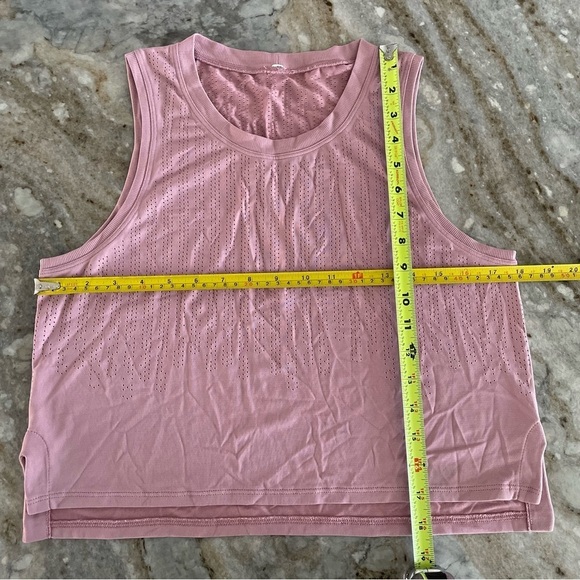 Lululemon Train To Be Tank in pink taupe - lilac - Picture 4 of 6